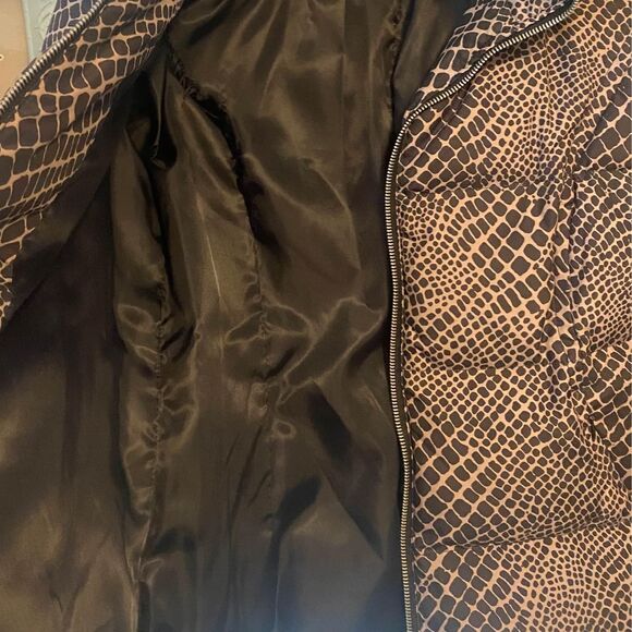 Women’s Via Spiga Down Filled Puffer Jacket 
Size Small - Picture 5 of 10